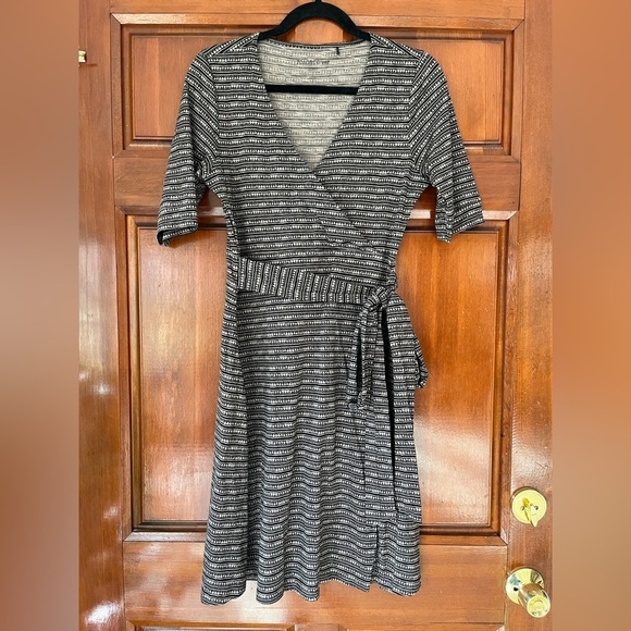 Toad & Co Cue Wrap Cafe Dress - Picture 3 of 14